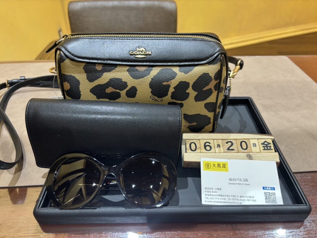 コーチ　クロスボディバッグ　シャネル　サングラス　買取